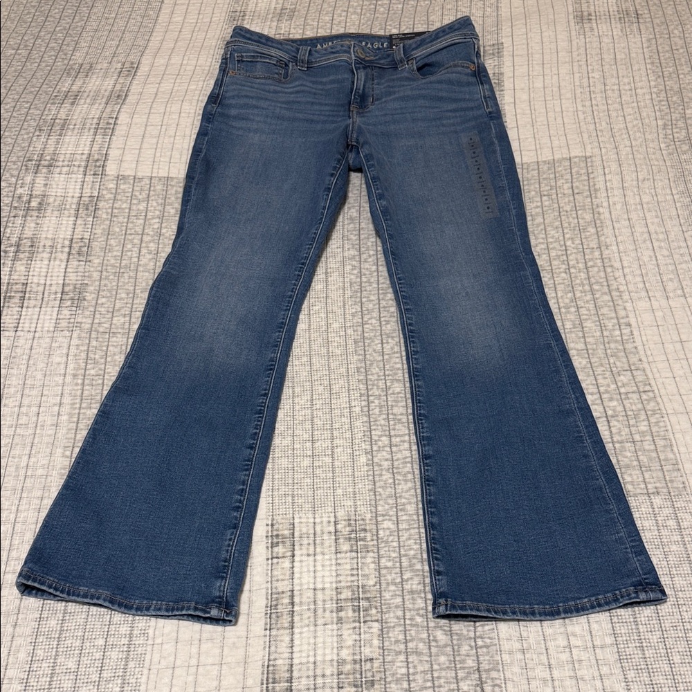 American Eagle outfitters size 8 short low-rise kick boot blue jeans NWT